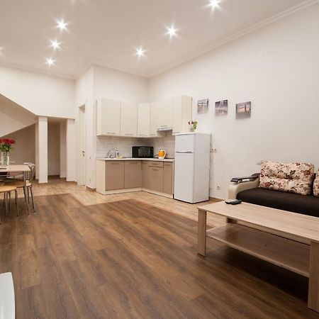 Wonderful Flat On City Center Ужгород Экстерьер фото